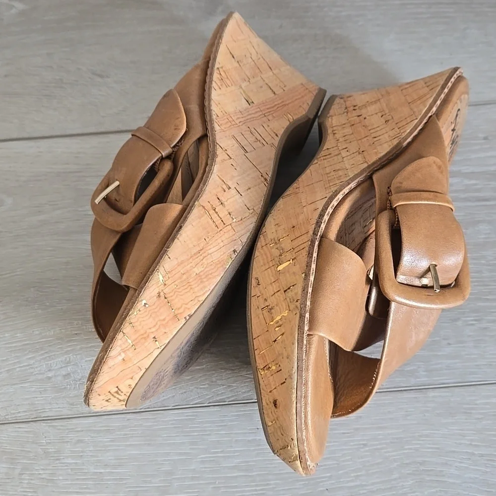Sofft Women Leather Stylish Tan Wedge Sandals Shoes 7.5M